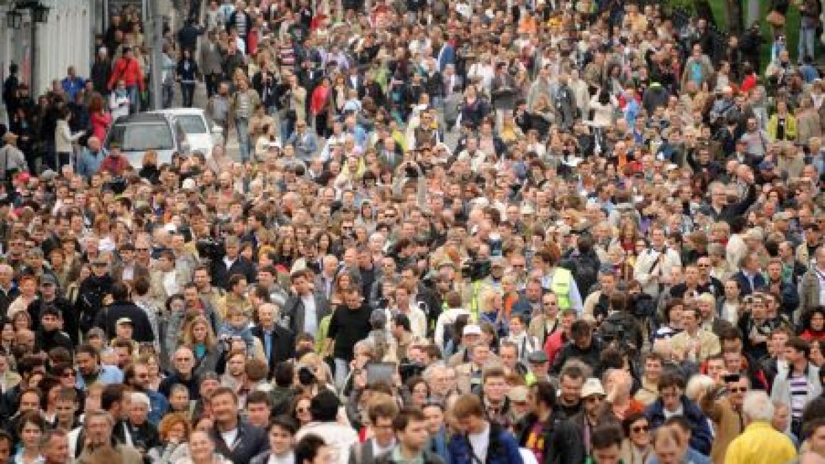 aproximativ 10 000 de oameni prezenti la un mars impotriva lui putin la moscova