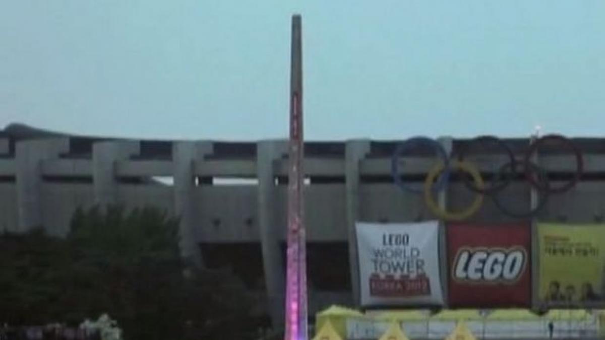 vezi aici cum arata cea mai inalta constructie din lego