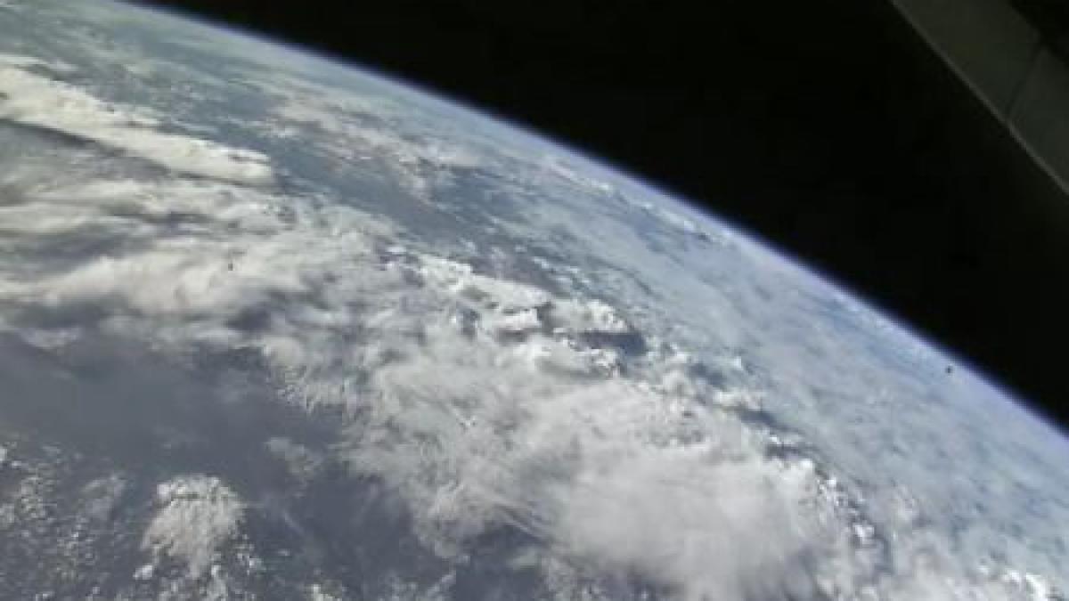 filmul pe care orice om trebuie sa l vada macar o data in viata ce vede un astronaut