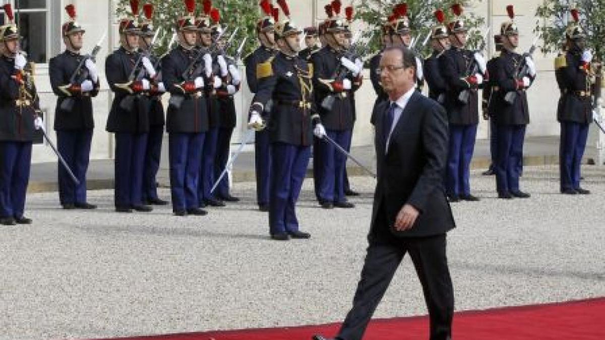 francois hollande a fost investit in functia de presedinte al frantei