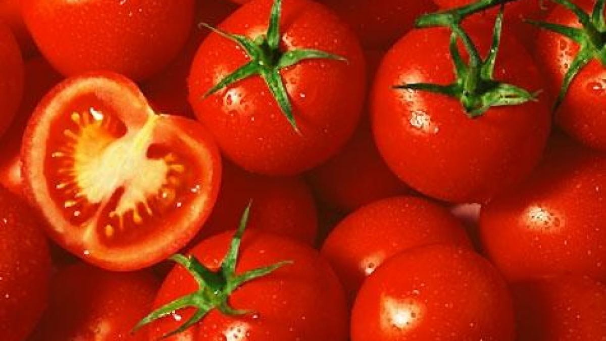 rosii si ardei romanesti vezi ce cumperi de fapt de la comerciantii care umbla cu rosia vopsita