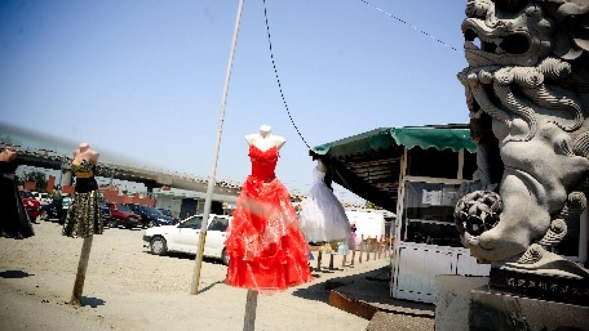 marfa in valoare de 100 000 de euro confiscata de politisti dintr un complex comercial