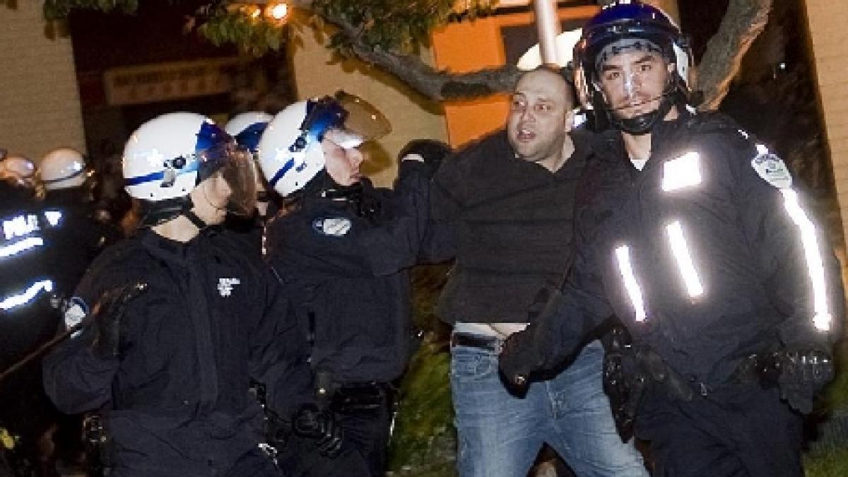 montreal mii de persoane au participat la o manifestatie impotriva cresterii taxelor scolare