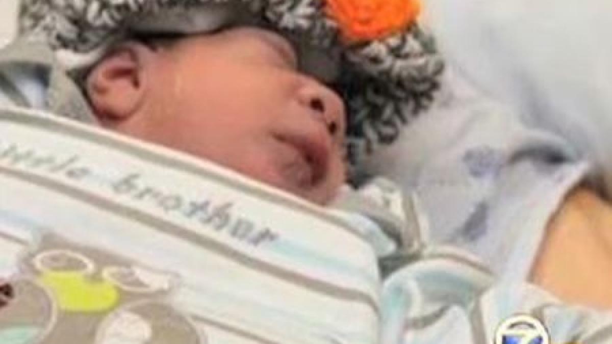 facebook a blocat contul unei mame in urma postarii unor poze cu fiul ei grav bolnav