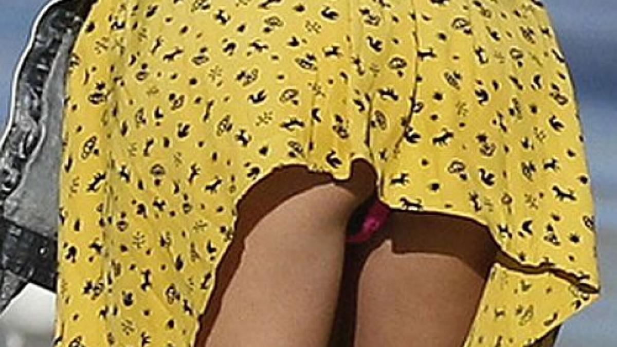 briza marii bate toata ce priveliste ne arata actrita care si a luat chiloti cu un numar mai mare