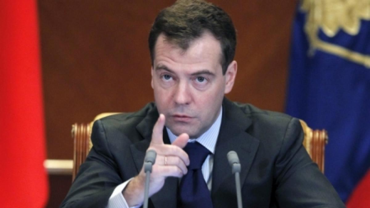 dmitri medvedev a preluat conducerea partidului rusia unita
