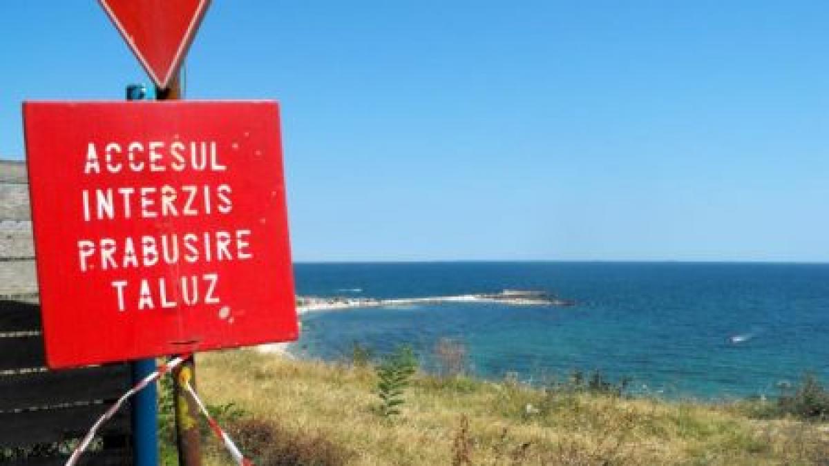 malurile s au surpat si plajele s au micsorat consolidarea falezelor ar trebui sa fie finalizata in