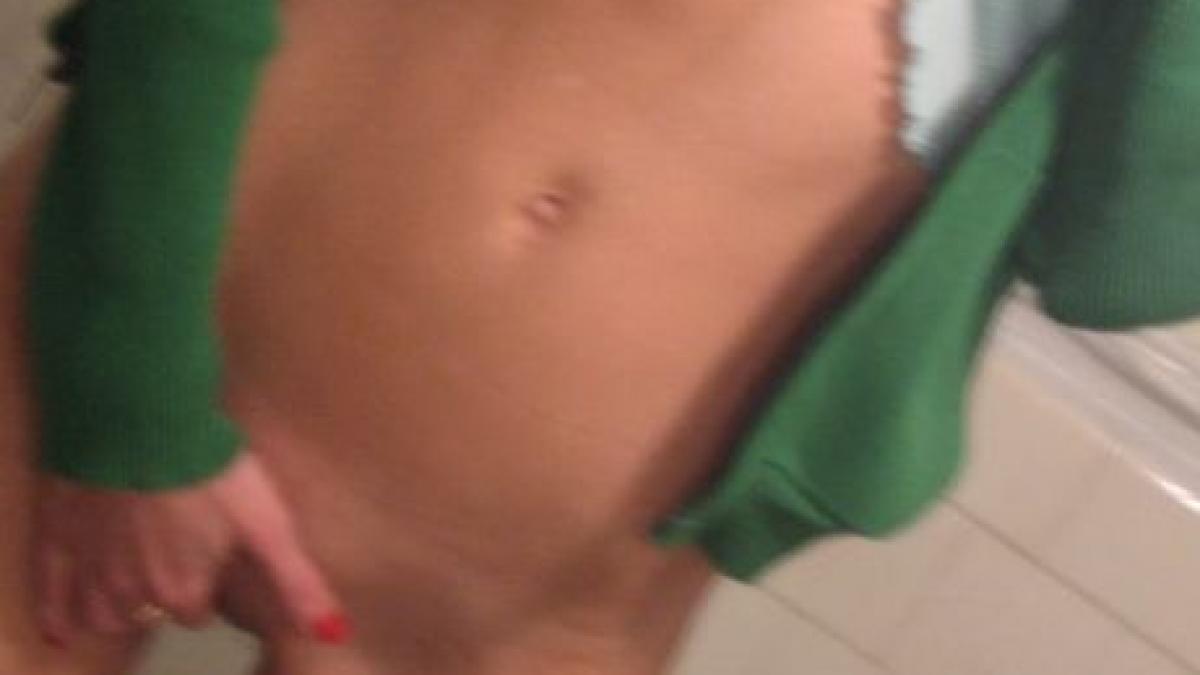 aveti grija ce poze tineti in telefonul mobil vedeta care s a trezit ca si vede pozele intime pe