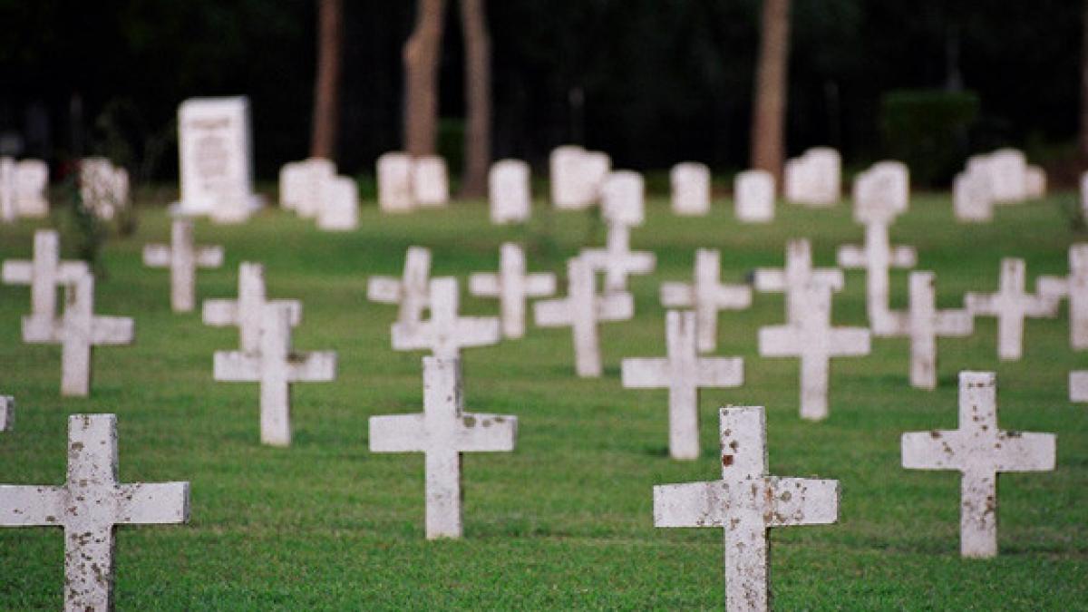 bucuresti orasul unde un loc de veci costa cat o casa moartea este un lux