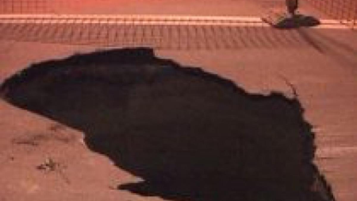 si au distrus masinile dupa ce au aterizat intr un crater de jumatate de metru nascut ca prin