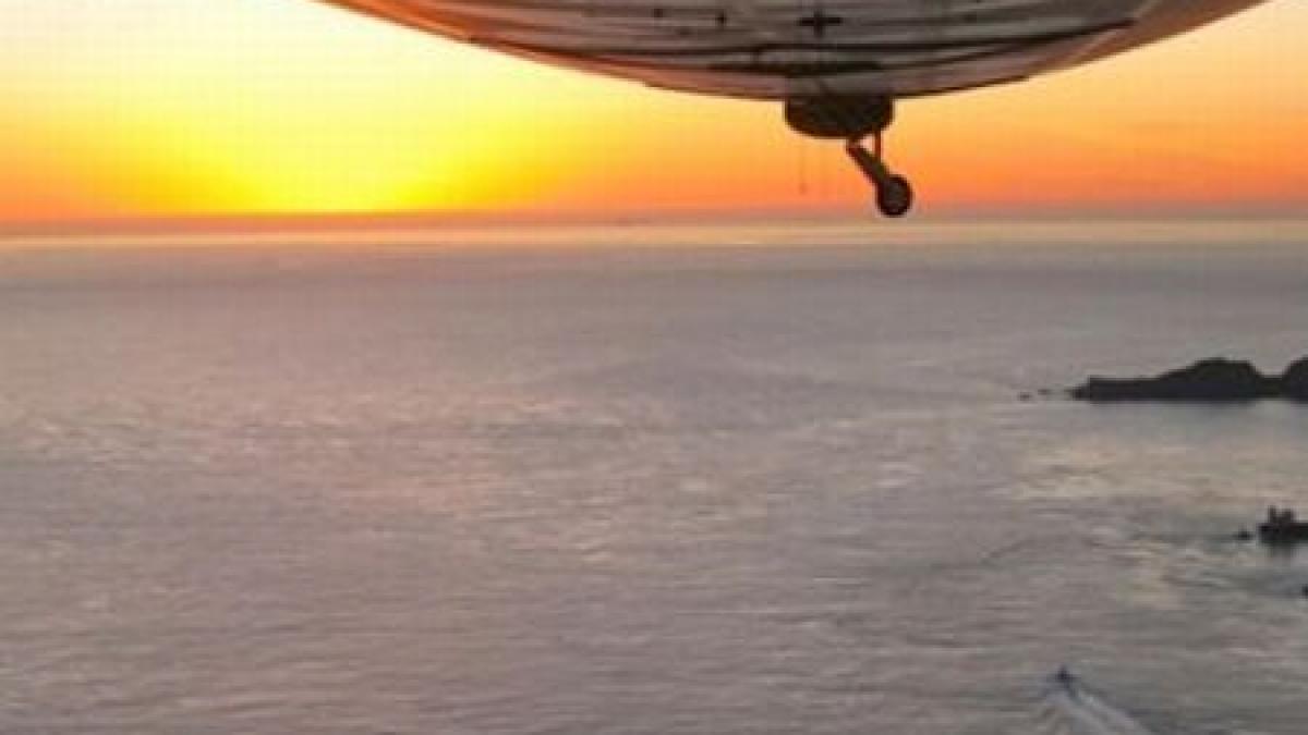 viitorul turismului aviatic poti savura un pahar cu sampanie in timp ce admiri linistit cele mai