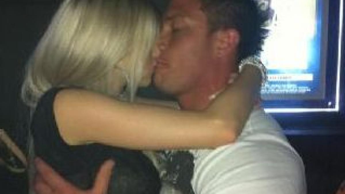 cand spui cocalar e prea putin pentru a l descrie cand vei vedea cum a sarutat o pe fata vei