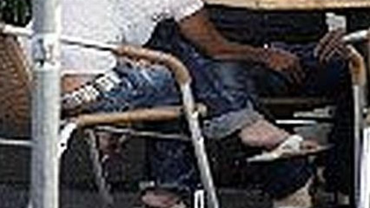 ia mana de acolo vedeta si a satisfacut iubitul in doi timpi si trei miscari la o cafea