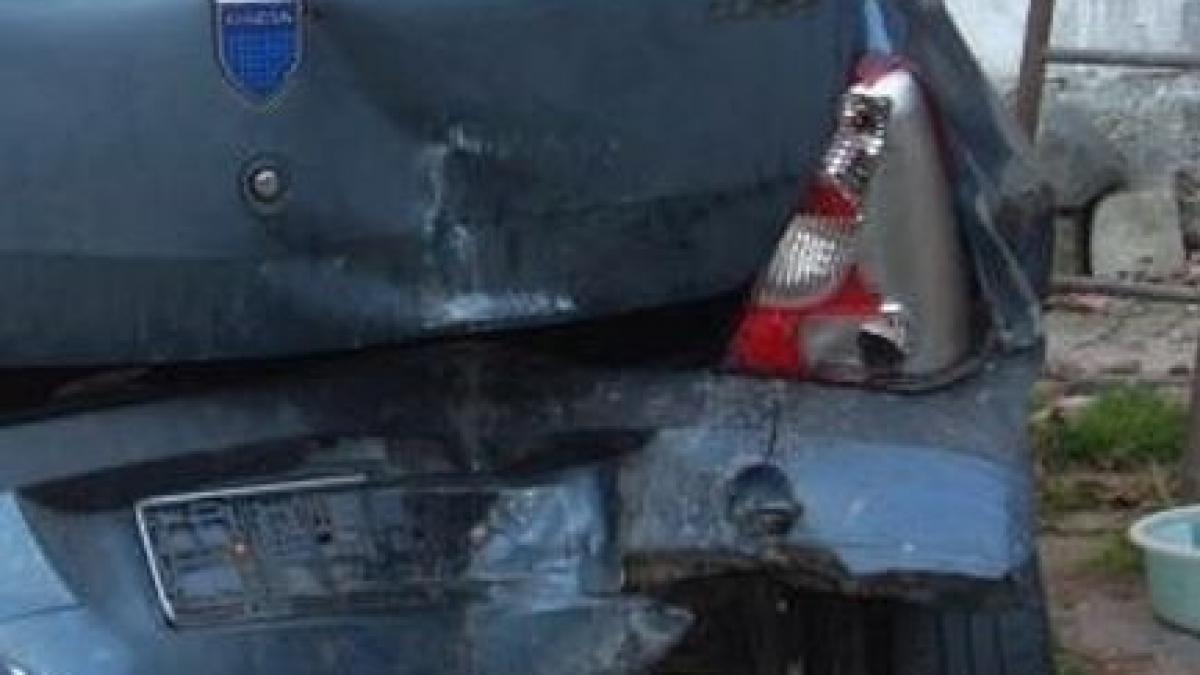 ca in filmele de comedie cum a reusit o femeie sa loveasca o masina de doua ori la un interval de