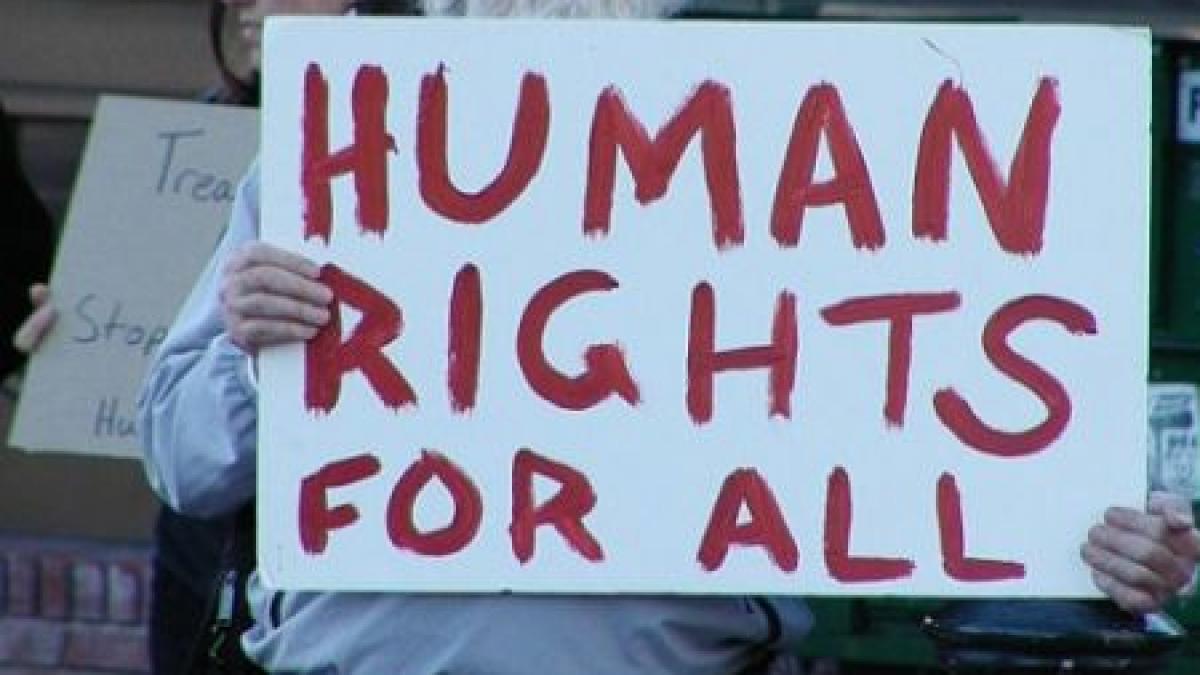 cum sunt incalcate drepturile omului in romania traficul de persoane discriminarea si coruptia cele