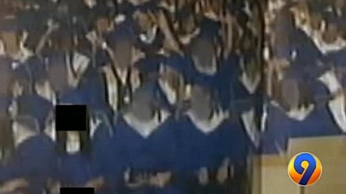 surpriza porno din albumul de final de an parintilor nu le a venit sa creada cand au vazut grozavia