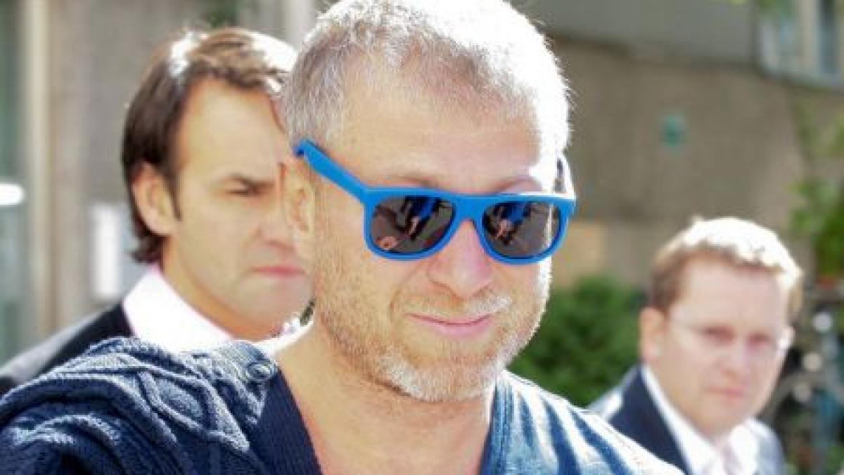 viata fabuloasa a unuia dintre cei mai bogati oameni din lume de la copilul orfan la proprietar de