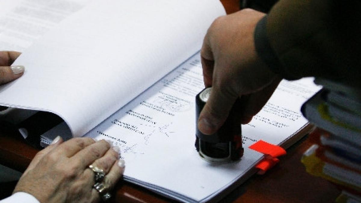 politia spaniola a arestat cinci cetateni moldoveni pentru falsificare de acte