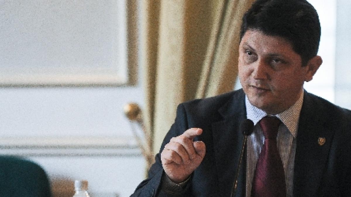 titus corlatean monica macovei nu are demnitatea morala sa exprime critici in romania