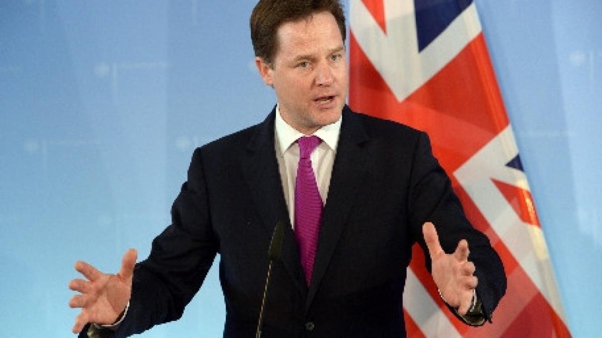 petrecere cu 400 de protestatari pe strada unde locuieste vicepremierul britanic