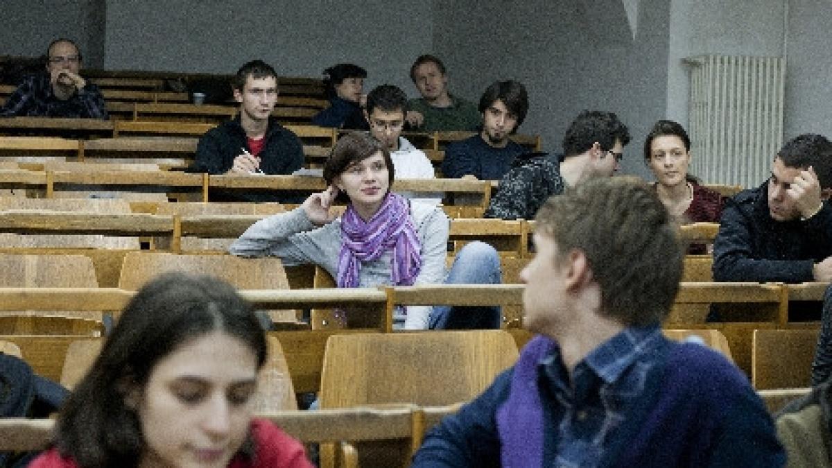 studentii romani fac schimb de experienta cu studentii chinezi
