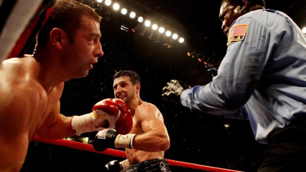 bute se intoarce astazi acasa dupa ce a pierdut centura mondiala conferinta de presa va fi live pe