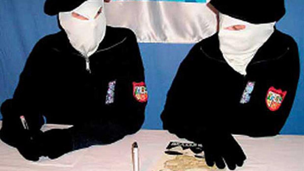 doi lideri eta au fost arestati in franta