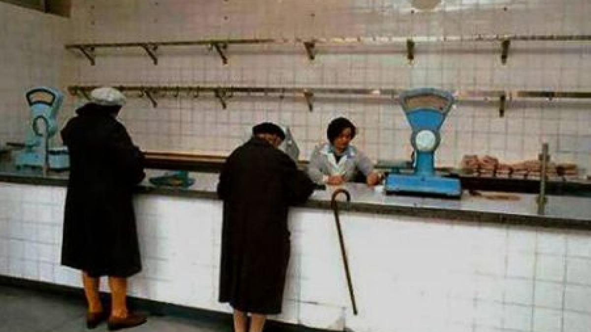 jumatate din salariul unui roman se duce pe mancare cat de mult s au scumpit alimentele in ultimii