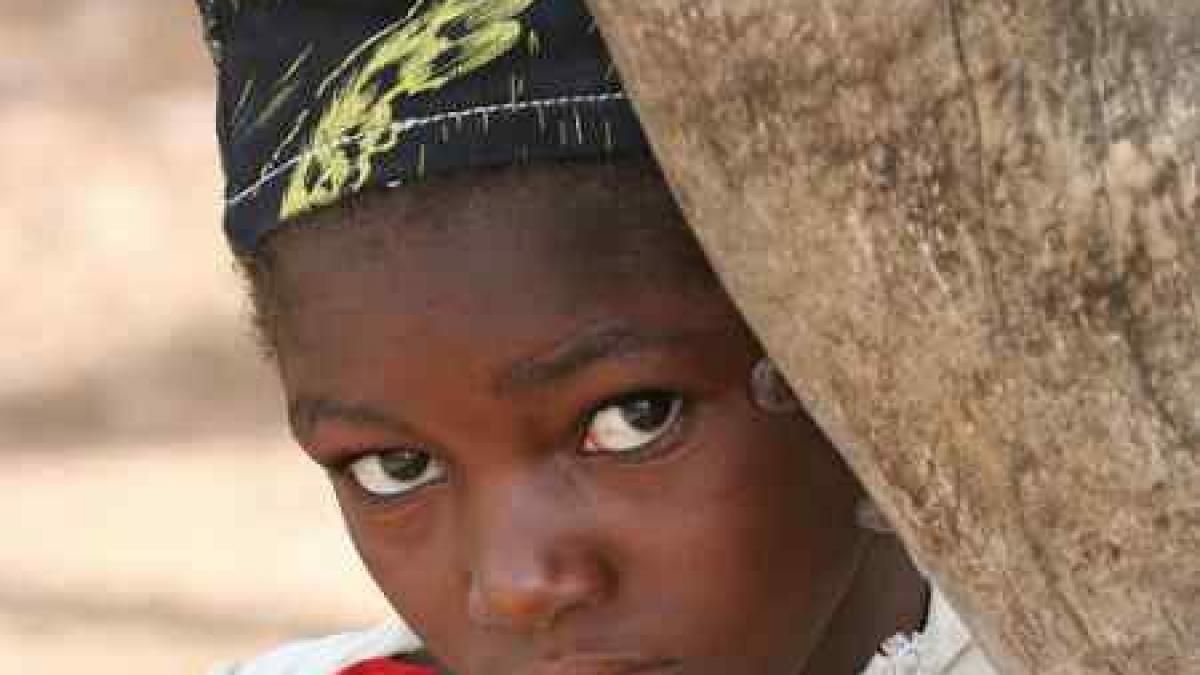 m au luat si m au obligat sa ma culc cu un barbat infectat cu hiv drama fetitelor condamnate la