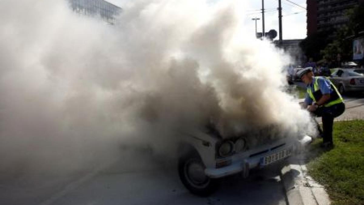 a observat ca masina i a luat foc si a parcat langa o benzinarie ar fi putut provoca o explozie de