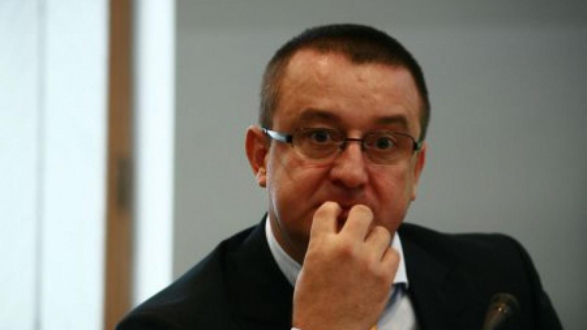 codrut marta fostul sef al cabinetului lui sorin blejnar dat in urmarire nationala dupa ce a fost