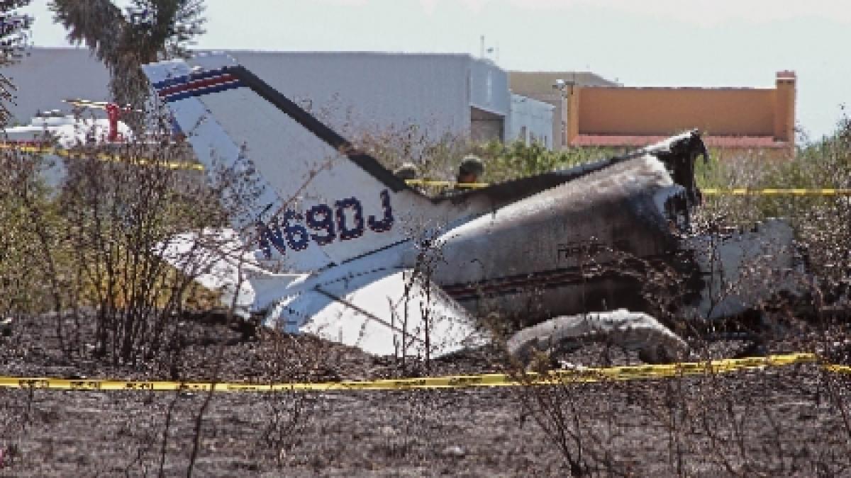 doua avioane de mici dimensiuni au intrat in coliziune in sua doua persoane si au pierdut viata
