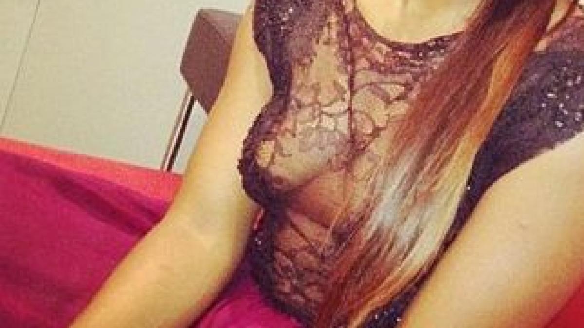 a crezut ca va fi regina covorului rosu dar barbatii au exclamat arata ca bunica