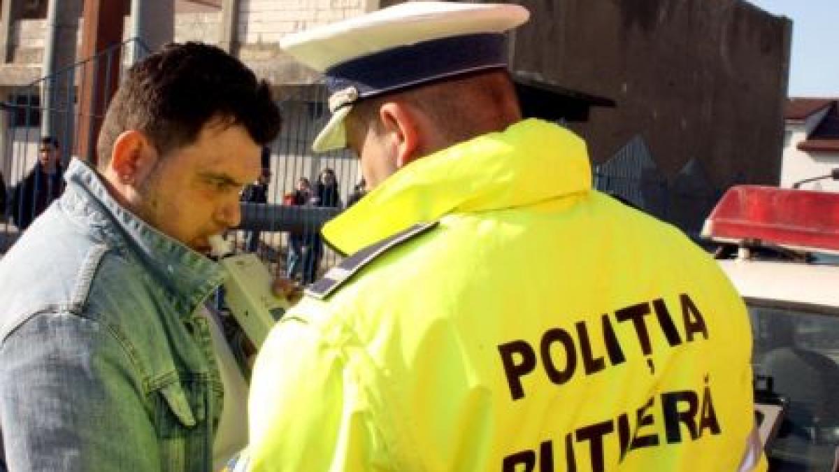 oprit de doua ori de politie in decurs de doua ore prima oara conducerea fara permis a doua oara