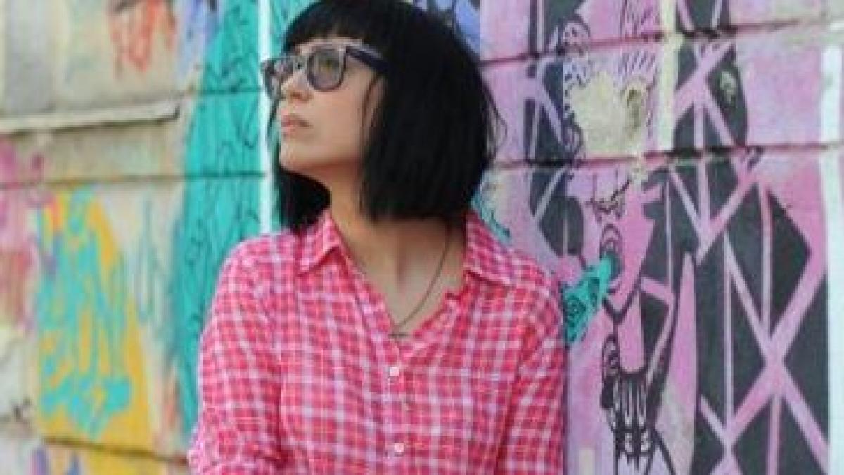 alexandrina hristov doua servicii si jumatate