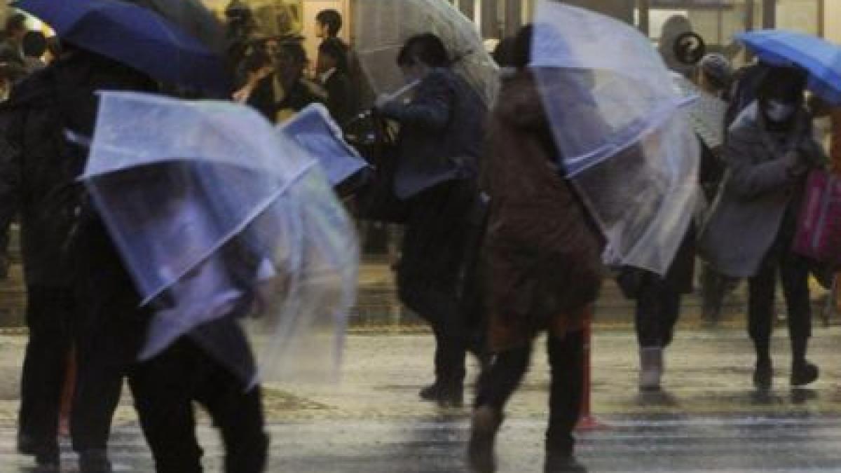 ploi grindina si vijelii de vineri pana sambata dimineata vezi prognoza meteo pentru urmatoarele