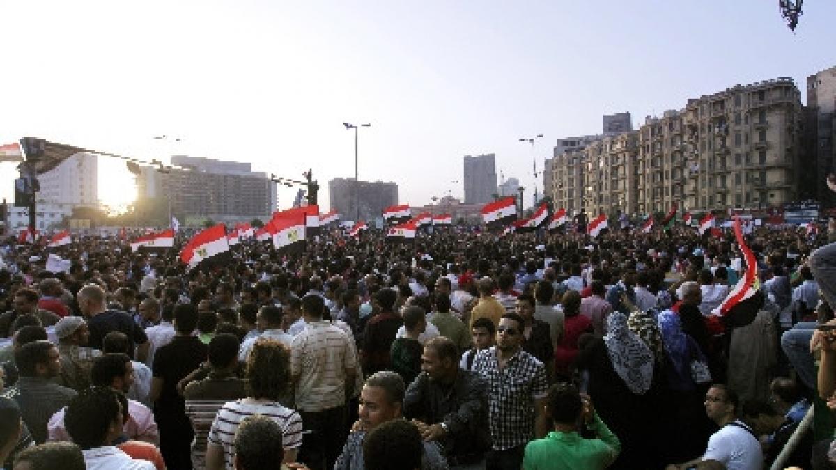 cairo piata tahrir este in continuare ocupata de sute de manifestanti
