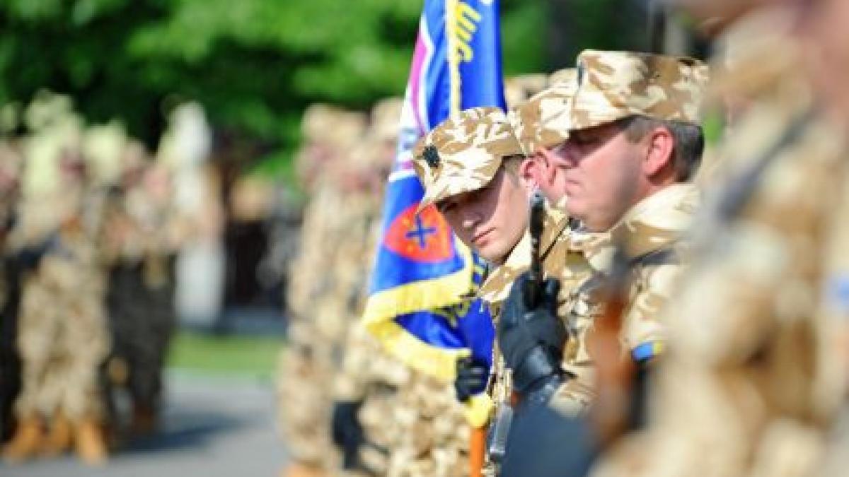 armata nu este suficient de atractiva pe piata fortei de munca iar dotarile imbatranite vezi cine