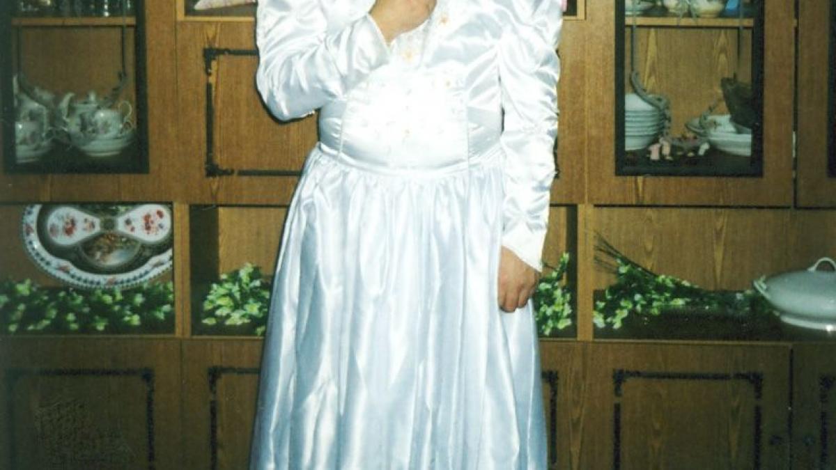 aceasta imagine vine ca o palma peste fata bisericii ortodoxe preot cu apucaturi homosexuale