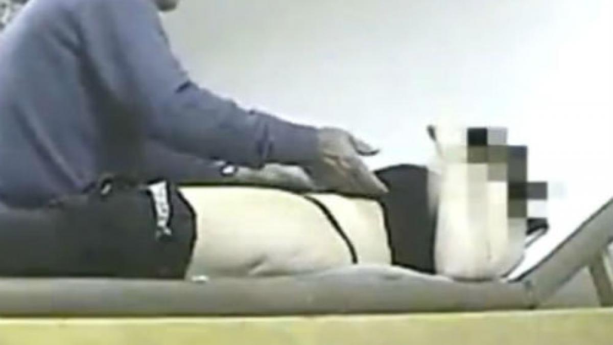 a uitat de nobletea meseriei pe care o reprezenta un medic a batut o echipa de televiziune afla