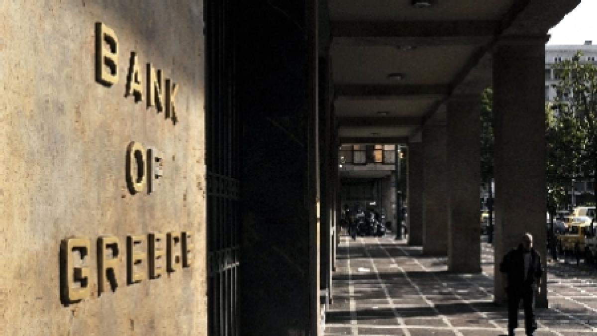 comisia europeana face presiuni pentru inchiderea unor banci din grecia spania si portugalia