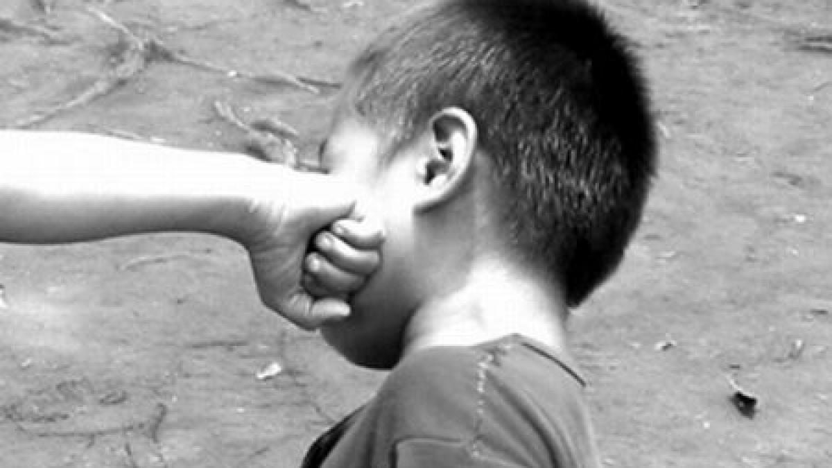 un elev de 11 ani a lesinat dupa ce a fost batut la scoala