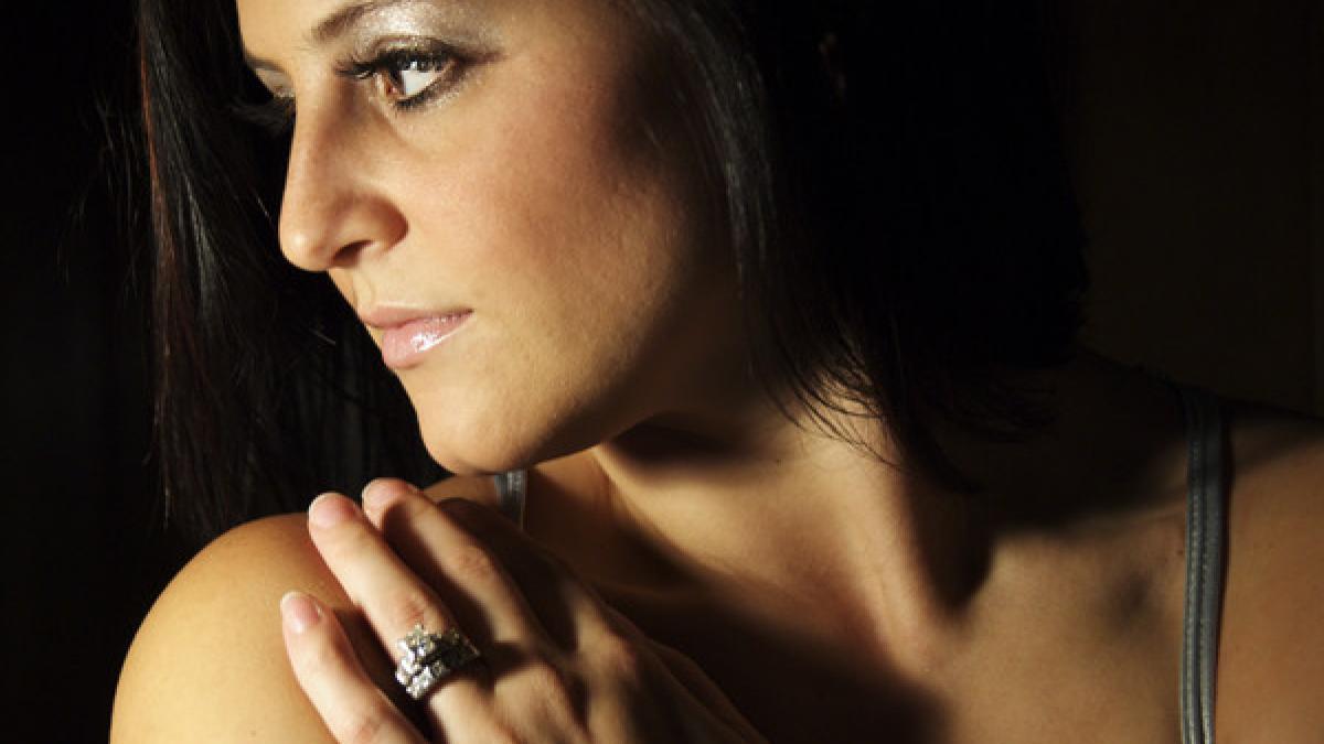 viata ascunsa a unei campioane dominique moceanu vorbeste despre sora secreta si tatal abuziv la