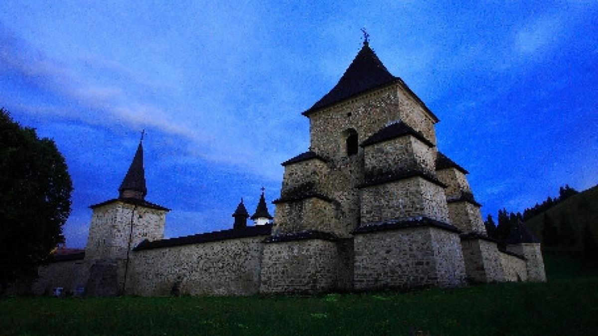 cu dumnezeu la vot in judetul alba exista sectii de votare in manastiri