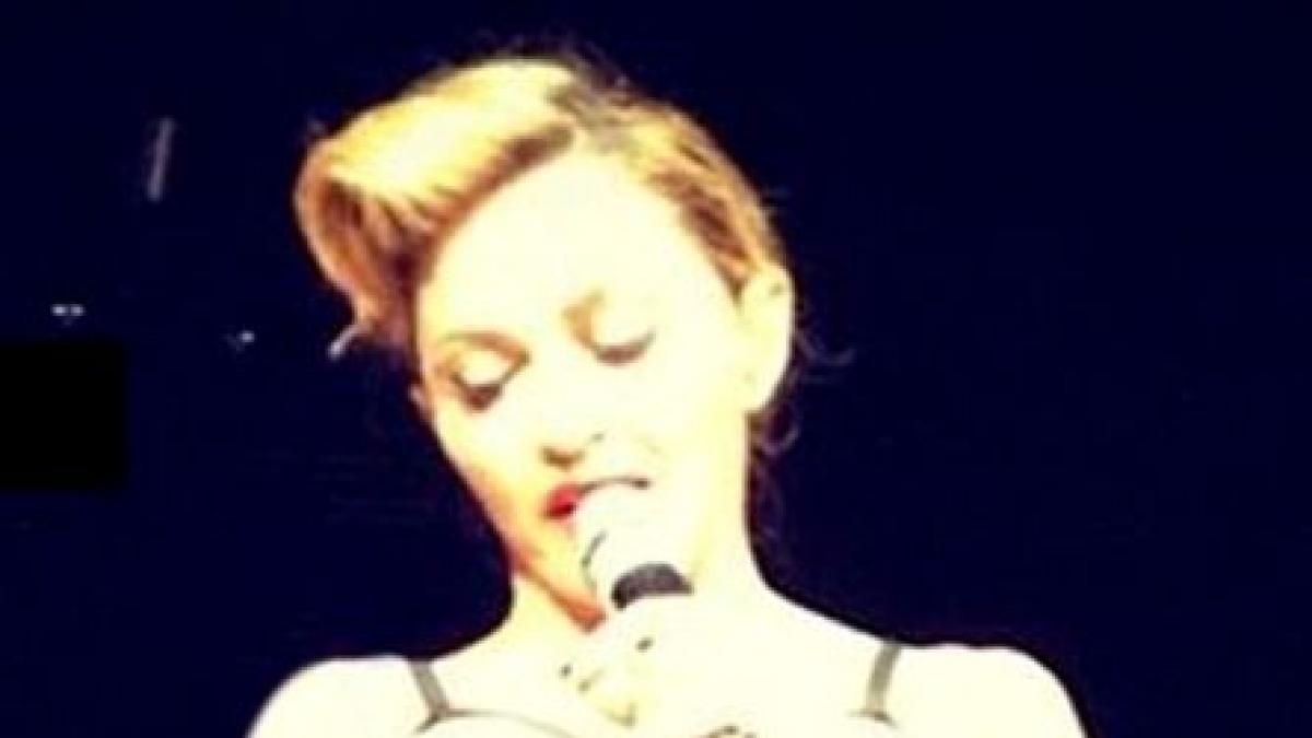 allah sa aiba mila de ea lumea musulmana revoltata de gestul madonnei de pe scena