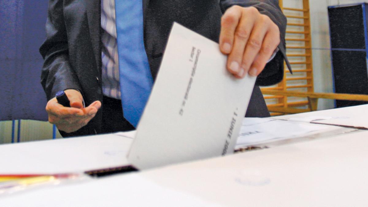 de aproape patru decenii conduce localitatea si crede ca va castiga din nou lista celor mai