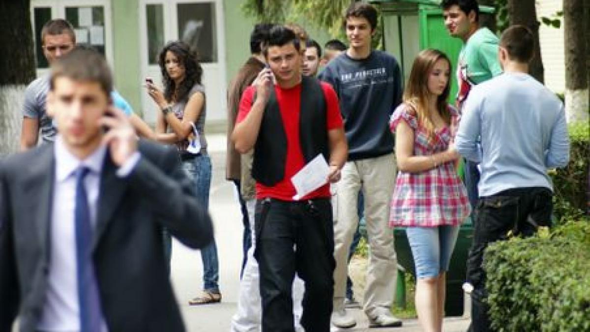 in pas cu moda si foarte relaxati asa au intampinat absolventii de liceu prima zi de bac