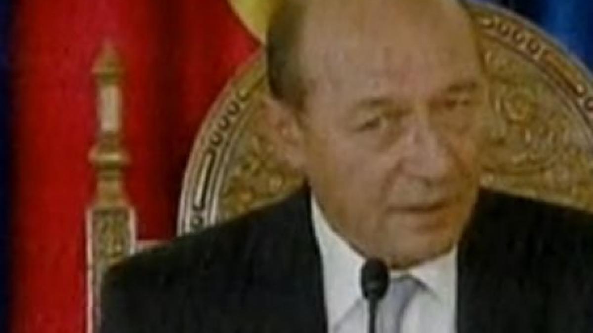 basescu daca se accepta modificarea constitutiei demisionez cu o luna inainte de legislative