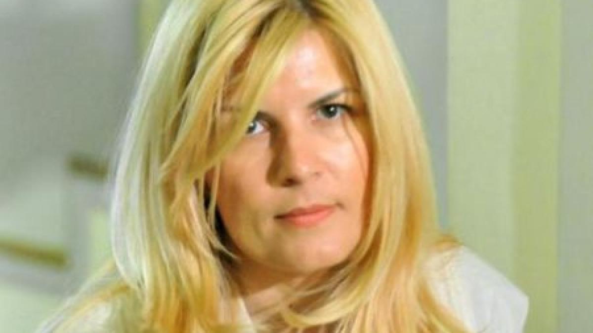 elena udrea isi va anunta oficial demisia din pdl bucuresti sedinta deja a inceput