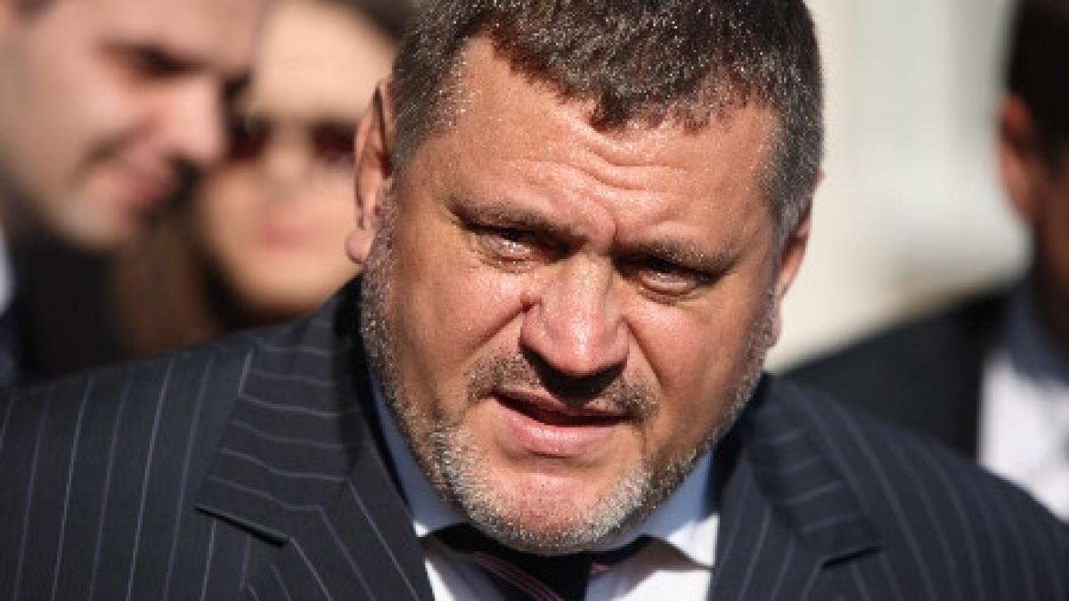 poteras isi depune mandatul la sefia pdl sector 6 cred ca si boc ar trebui sa demisioneze